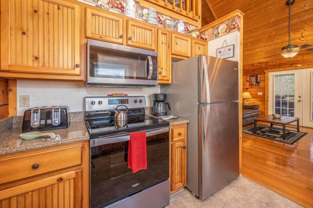 Over The Mountain - Smoky Mountain View Cabin เซอเวียร์วีล ภายนอก รูปภาพ