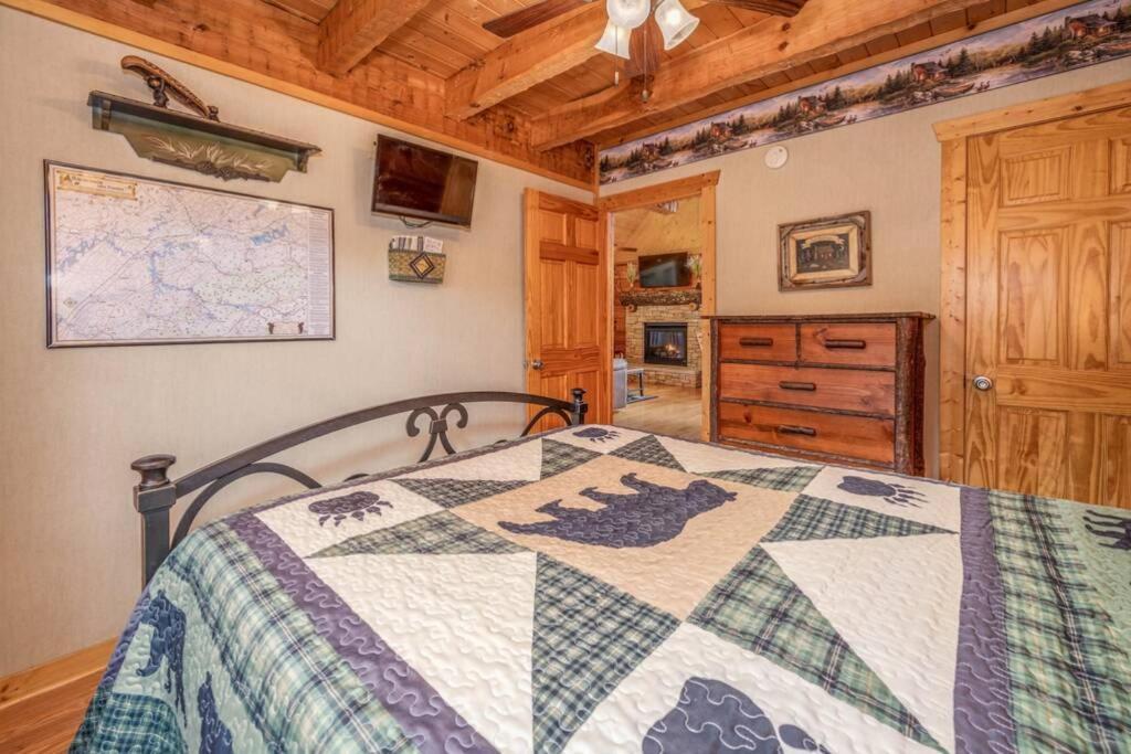 Over The Mountain - Smoky Mountain View Cabin เซอเวียร์วีล ภายนอก รูปภาพ