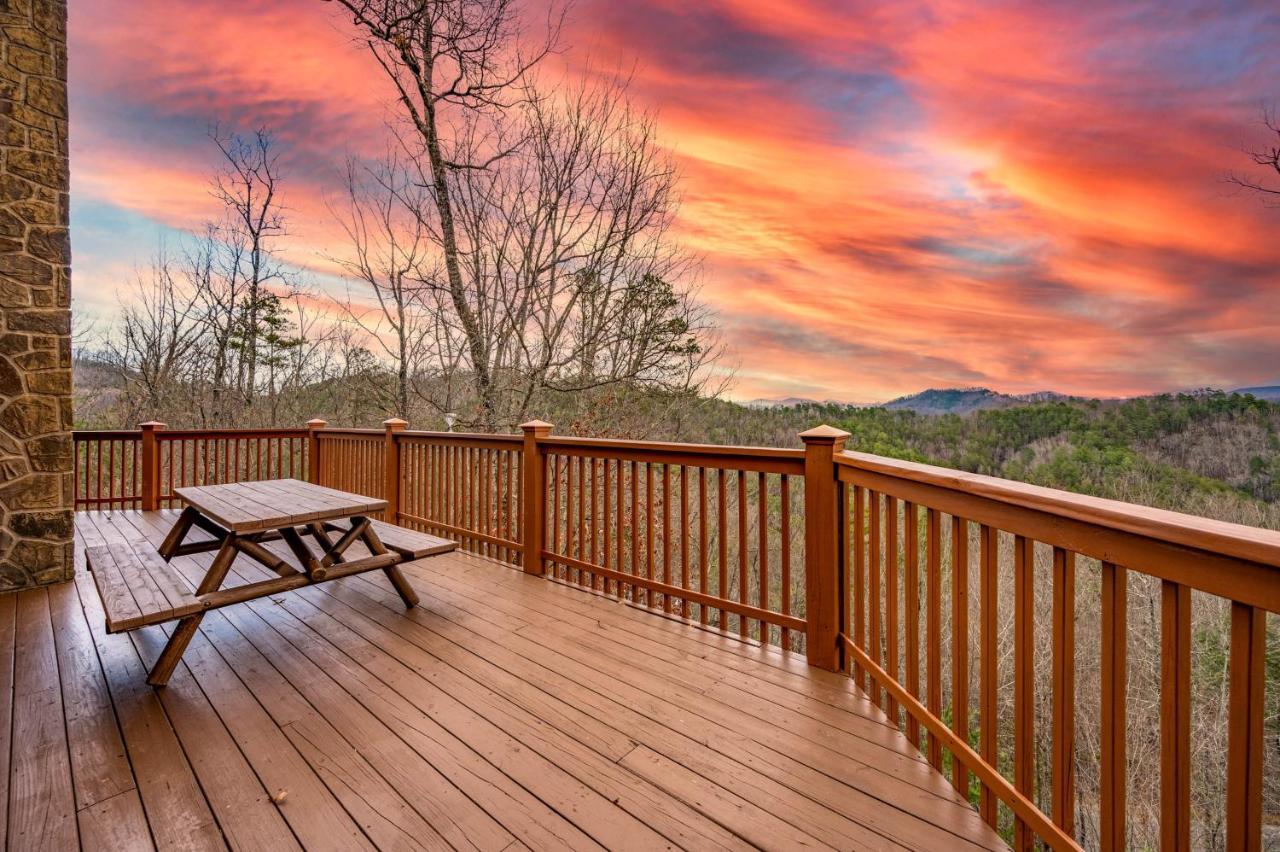 Over The Mountain - Smoky Mountain View Cabin เซอเวียร์วีล ภายนอก รูปภาพ