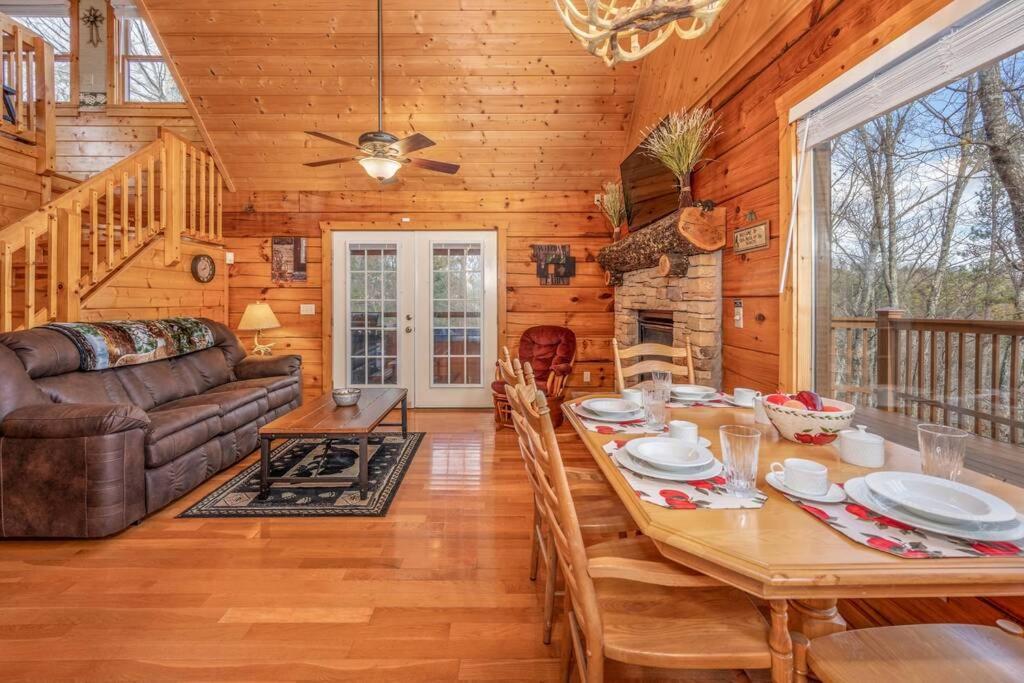 Over The Mountain - Smoky Mountain View Cabin เซอเวียร์วีล ภายนอก รูปภาพ