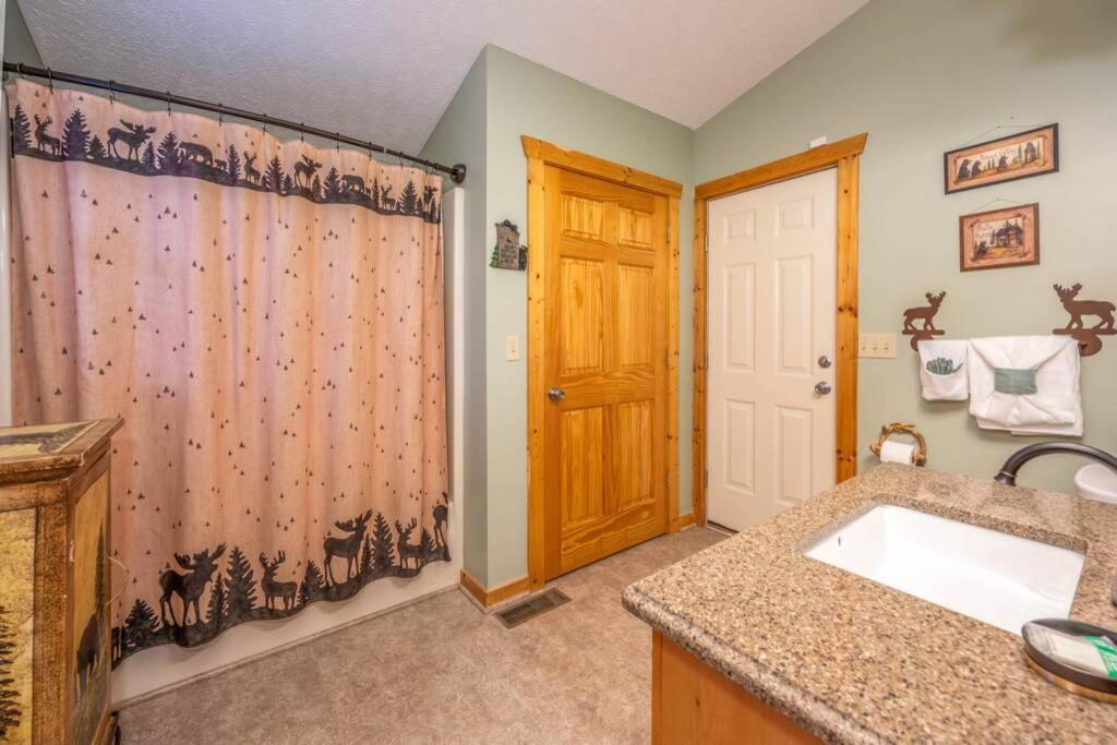 Over The Mountain - Smoky Mountain View Cabin เซอเวียร์วีล ภายนอก รูปภาพ