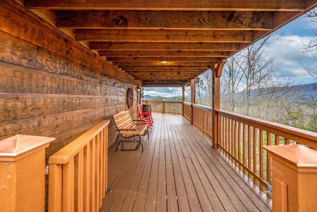 Over The Mountain - Smoky Mountain View Cabin เซอเวียร์วีล ภายนอก รูปภาพ