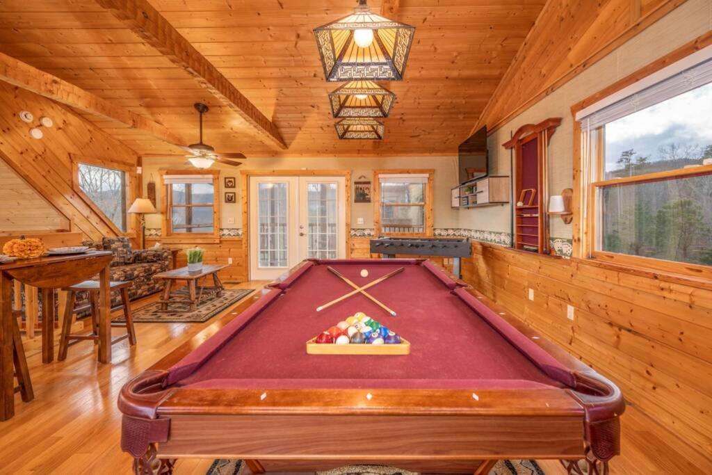 Over The Mountain - Smoky Mountain View Cabin เซอเวียร์วีล ภายนอก รูปภาพ